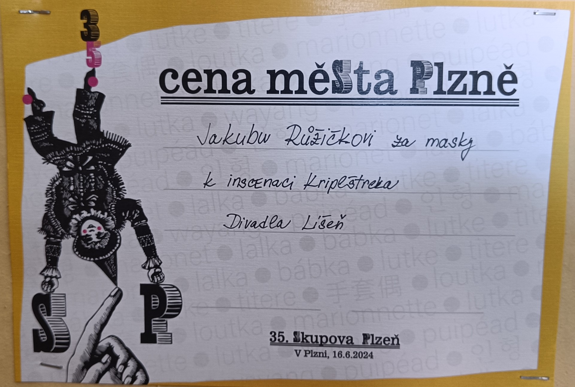 Cena města Plzně výtvarníkovi Jakubu Růžičkovi za masky k inscenaci Ktriplštreka Cena města Plzně výtvarníkovi Jakubu Růžičkovi za masky k inscenaci Ktriplštreka